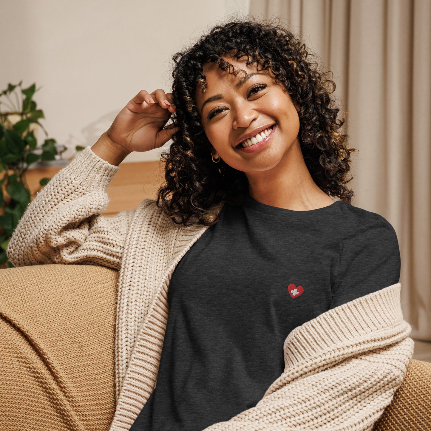 Femmes | T-shirt - Broderie - Croix adorée